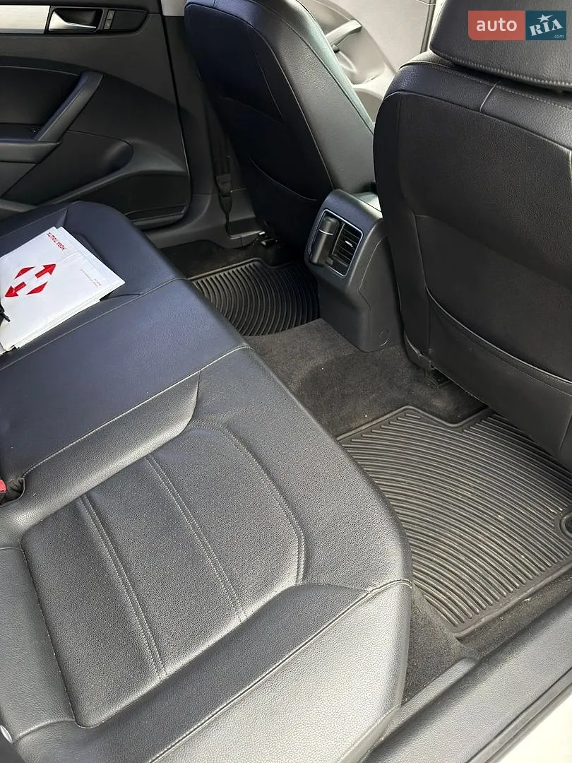 2012 Volkswagen Passat - мініатюра 16