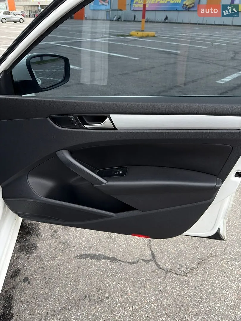 2012 Volkswagen Passat - мініатюра 17