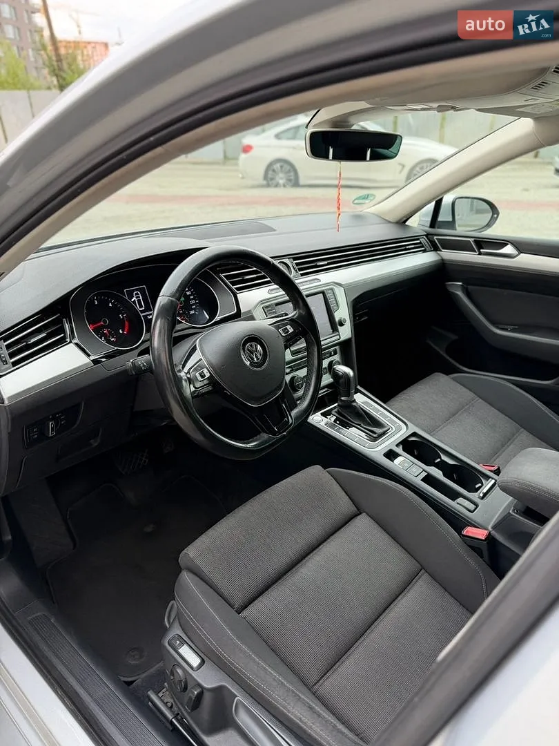 2015 Volkswagen Passat - мініатюра 17