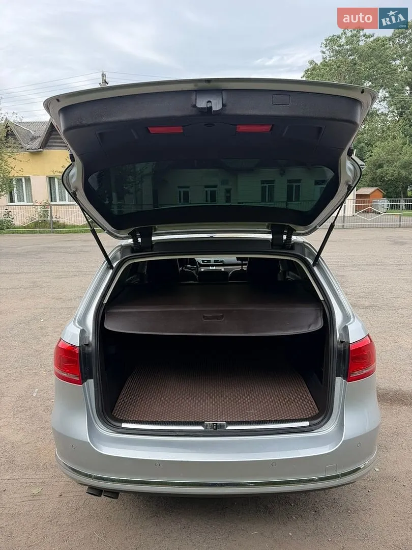 2010 Volkswagen Passat - мініатюра 12