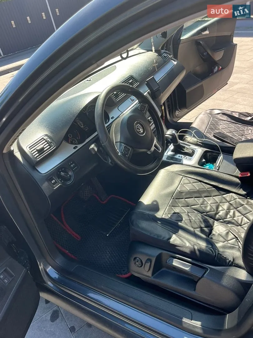 2010 Volkswagen Passat - мініатюра 4