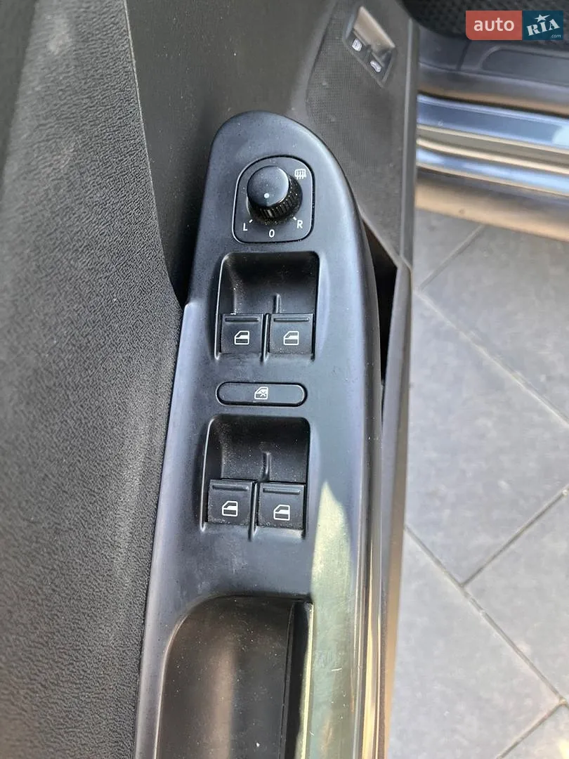 2010 Volkswagen Passat - мініатюра 18