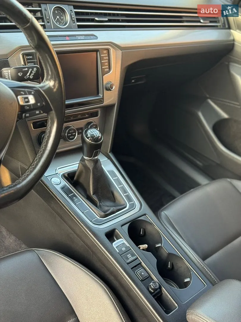 2016 Volkswagen Passat - мініатюра 30