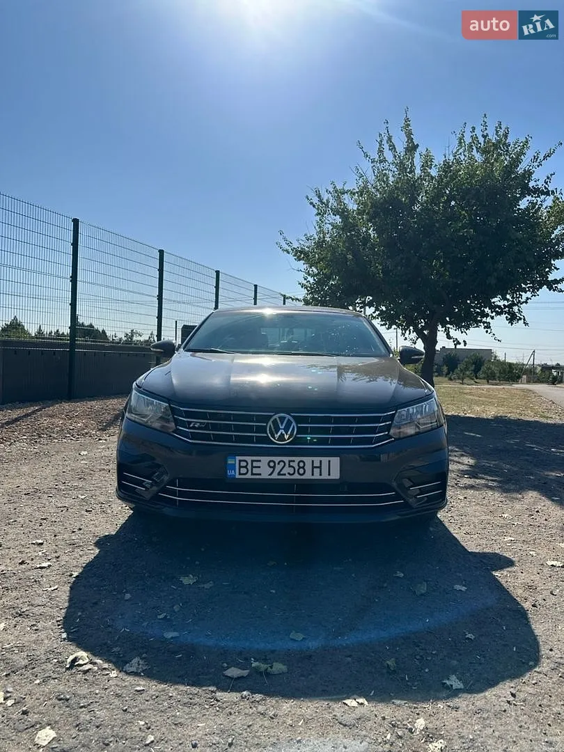 2017 Volkswagen Passat - фото 1