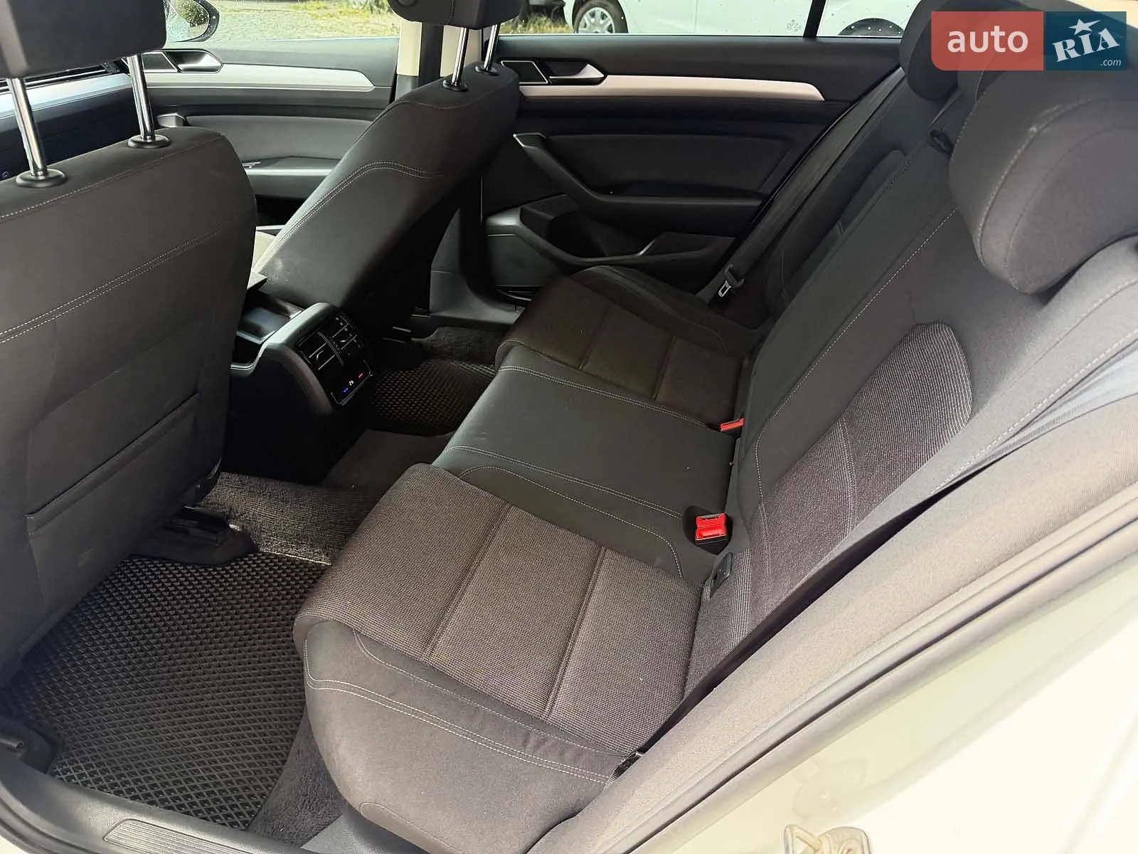 2016 Volkswagen Passat - мініатюра 21