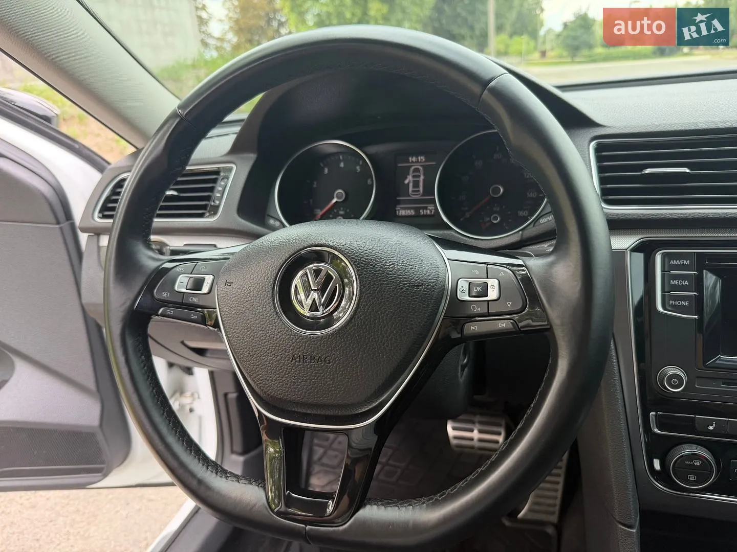 2016 Volkswagen Passat - мініатюра 15