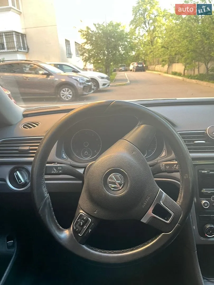 2013 Volkswagen Passat - мініатюра 16