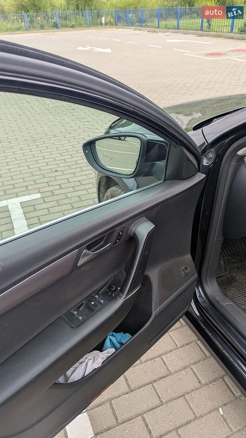 2011 Volkswagen Passat - мініатюра 30