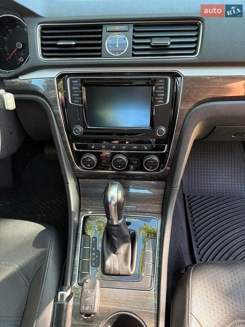 2016 Volkswagen Passat - мініатюра 15