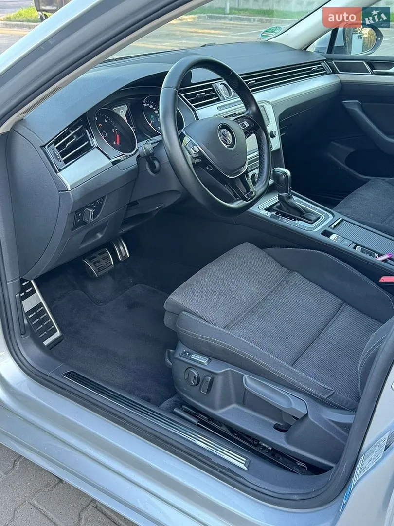 2016 Volkswagen Passat - мініатюра 16