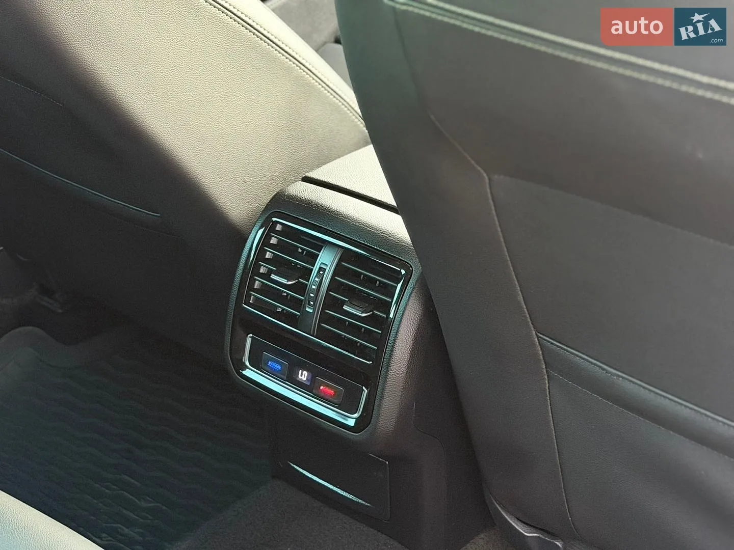 2020 Volkswagen Passat - мініатюра 24