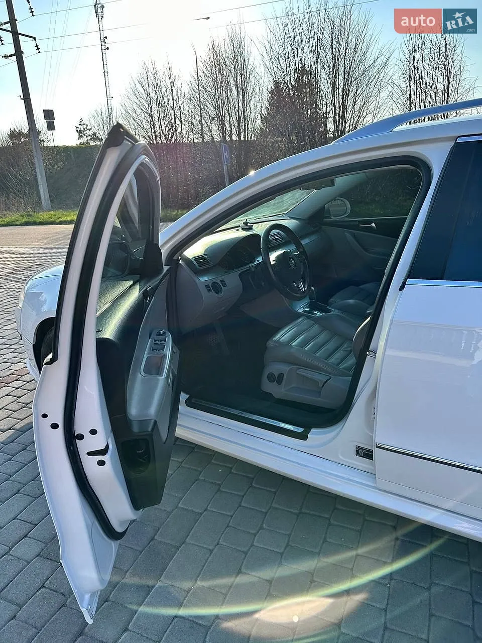 2010 Volkswagen Passat - мініатюра 17