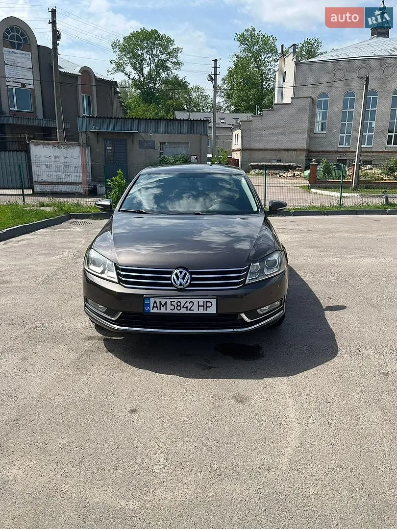2013 Volkswagen Passat - мініатюра 5