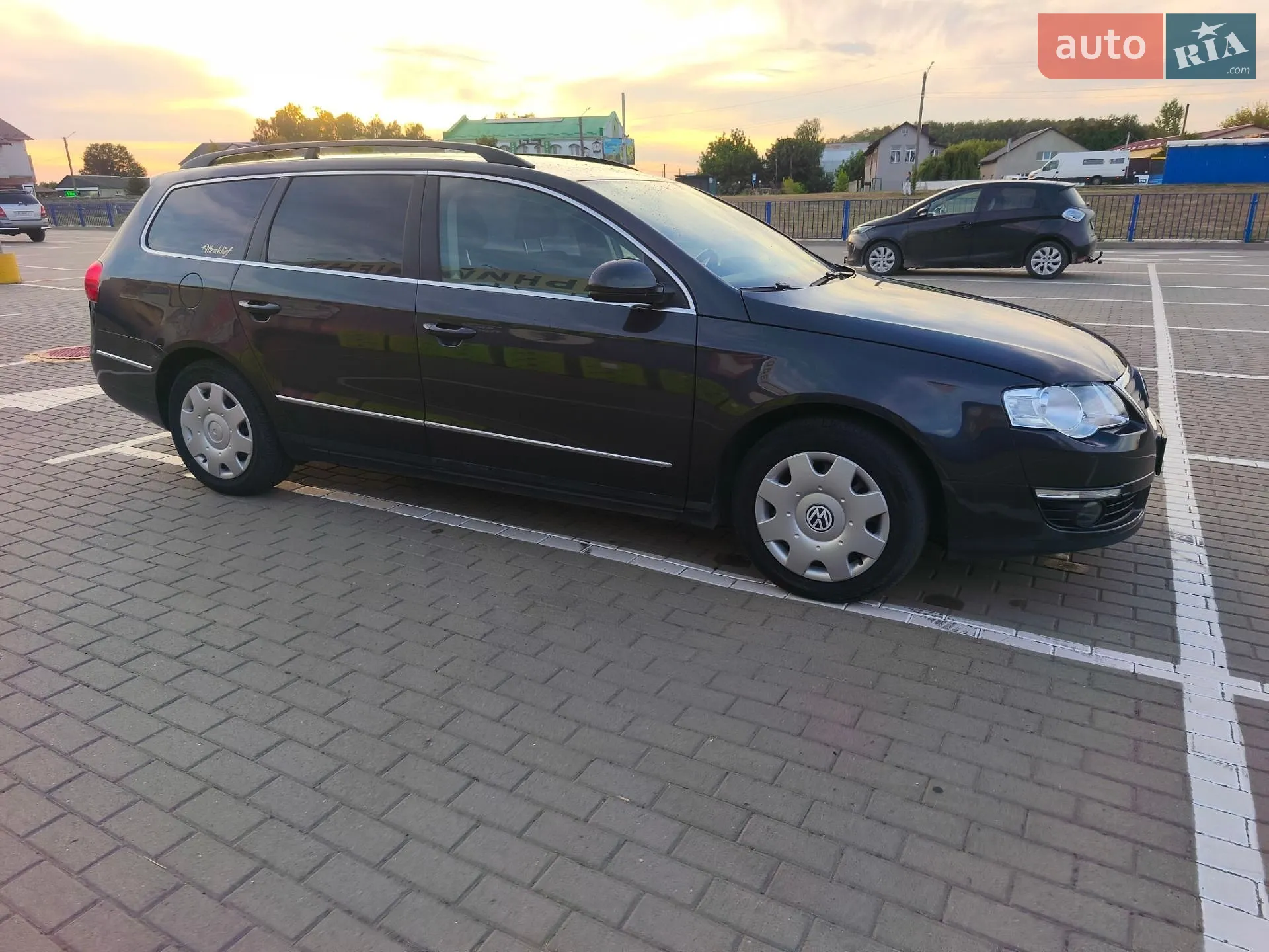 2010 Volkswagen Passat - мініатюра 5