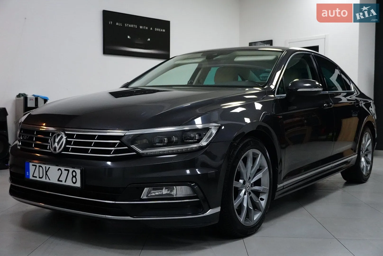 2018 Volkswagen Passat - фото 1