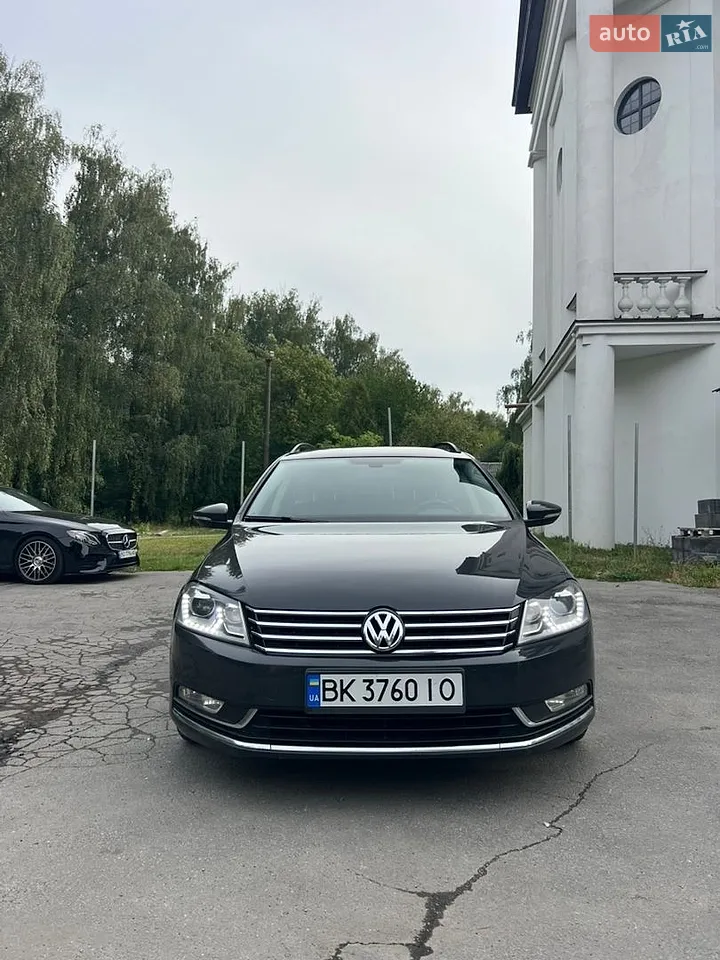 2010 Volkswagen Passat - мініатюра 16