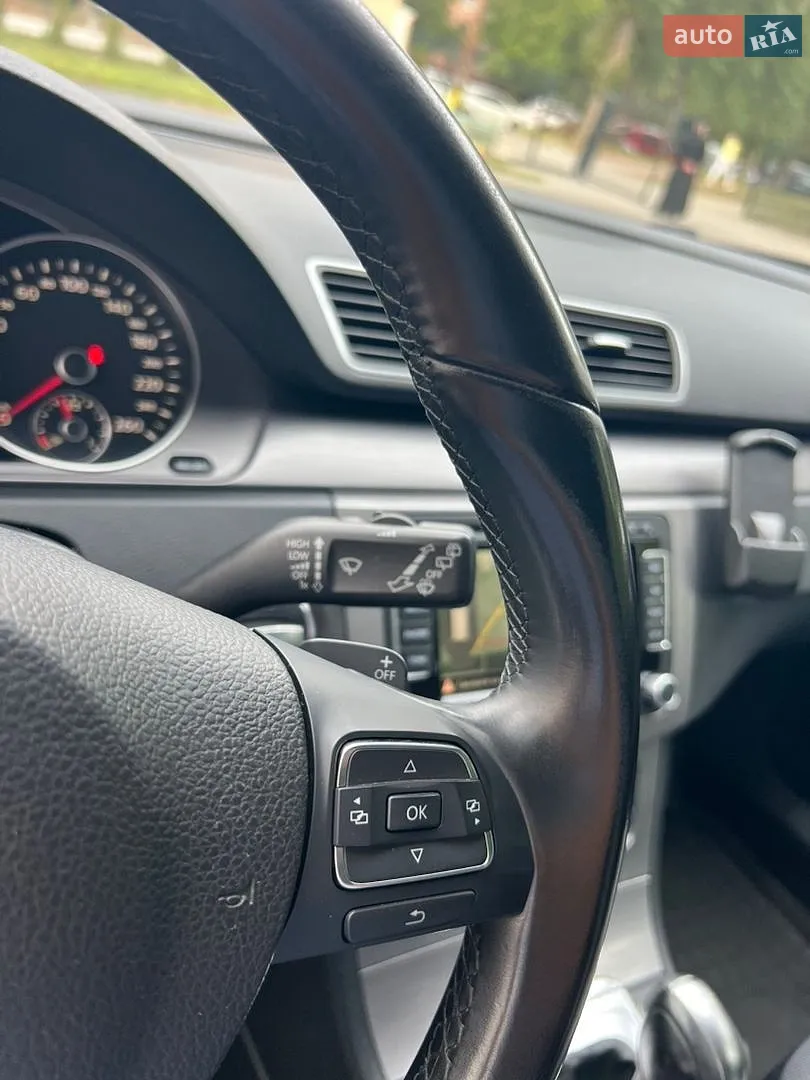 2011 Volkswagen Passat - мініатюра 17