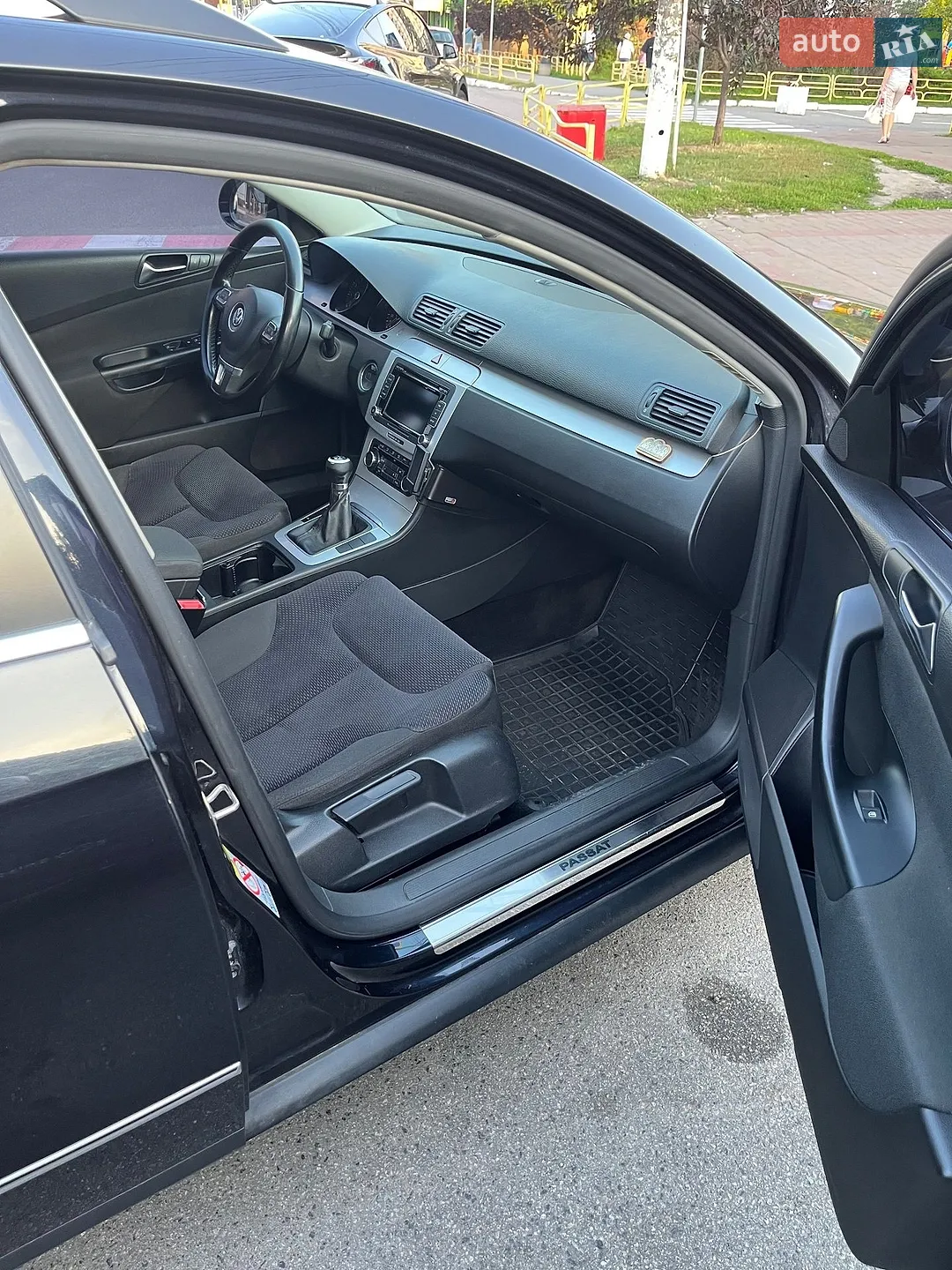 2010 Volkswagen Passat - мініатюра 16