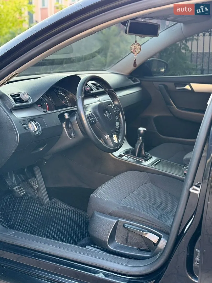 2011 Volkswagen Passat - мініатюра 16