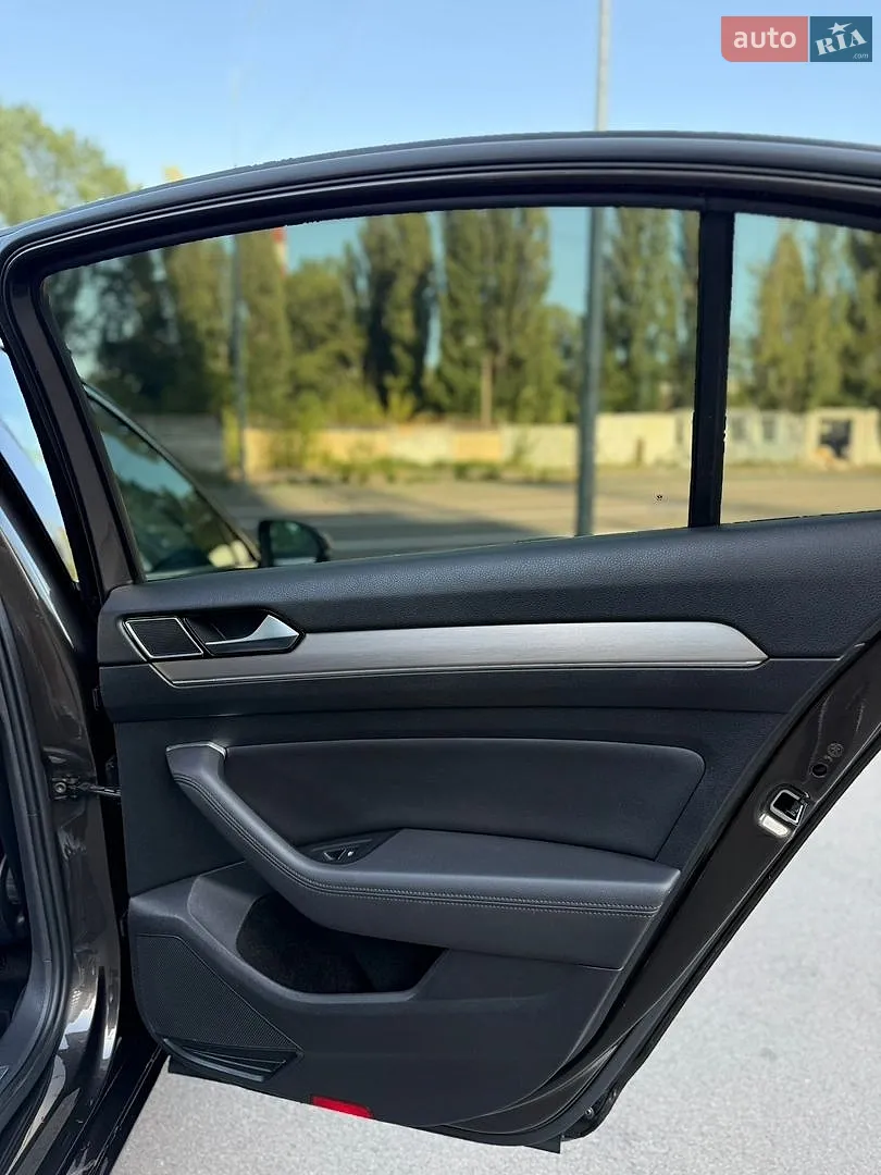 2016 Volkswagen Passat - мініатюра 40