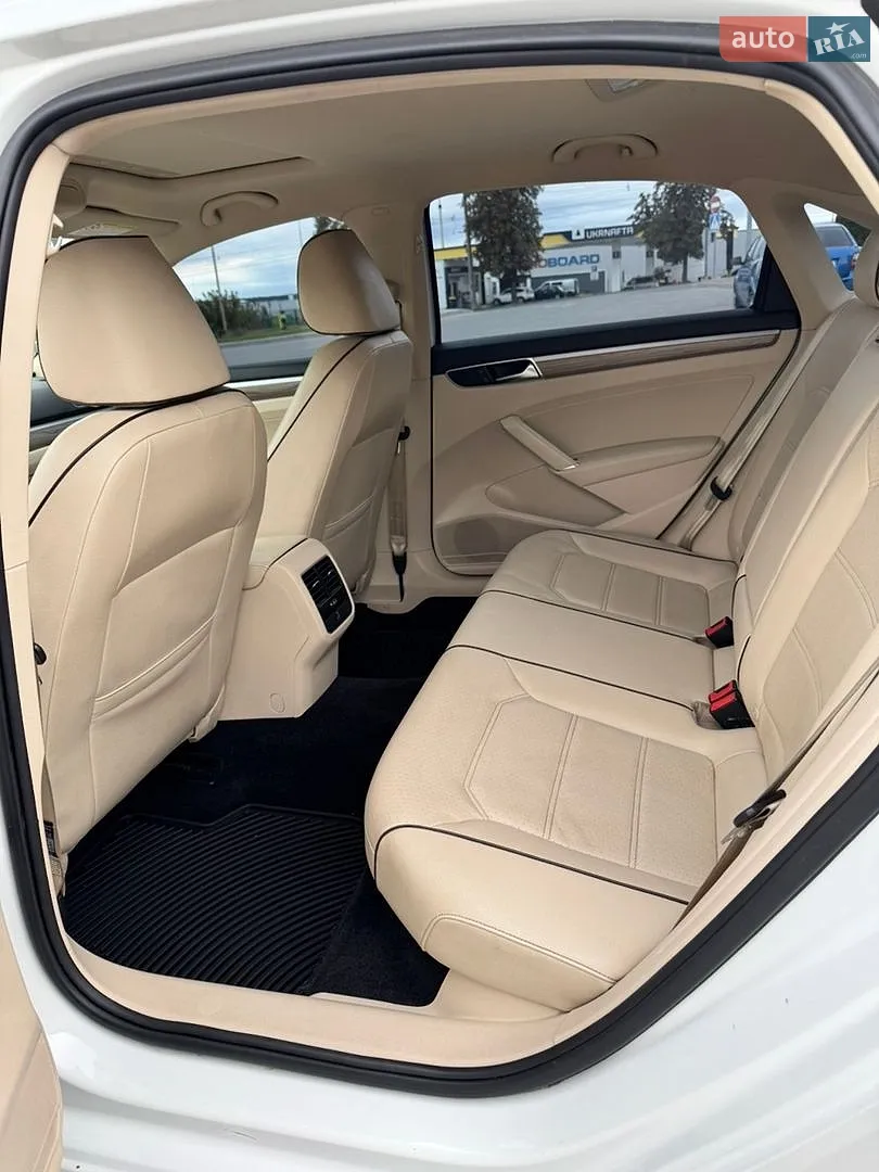 2016 Volkswagen Passat - мініатюра 12