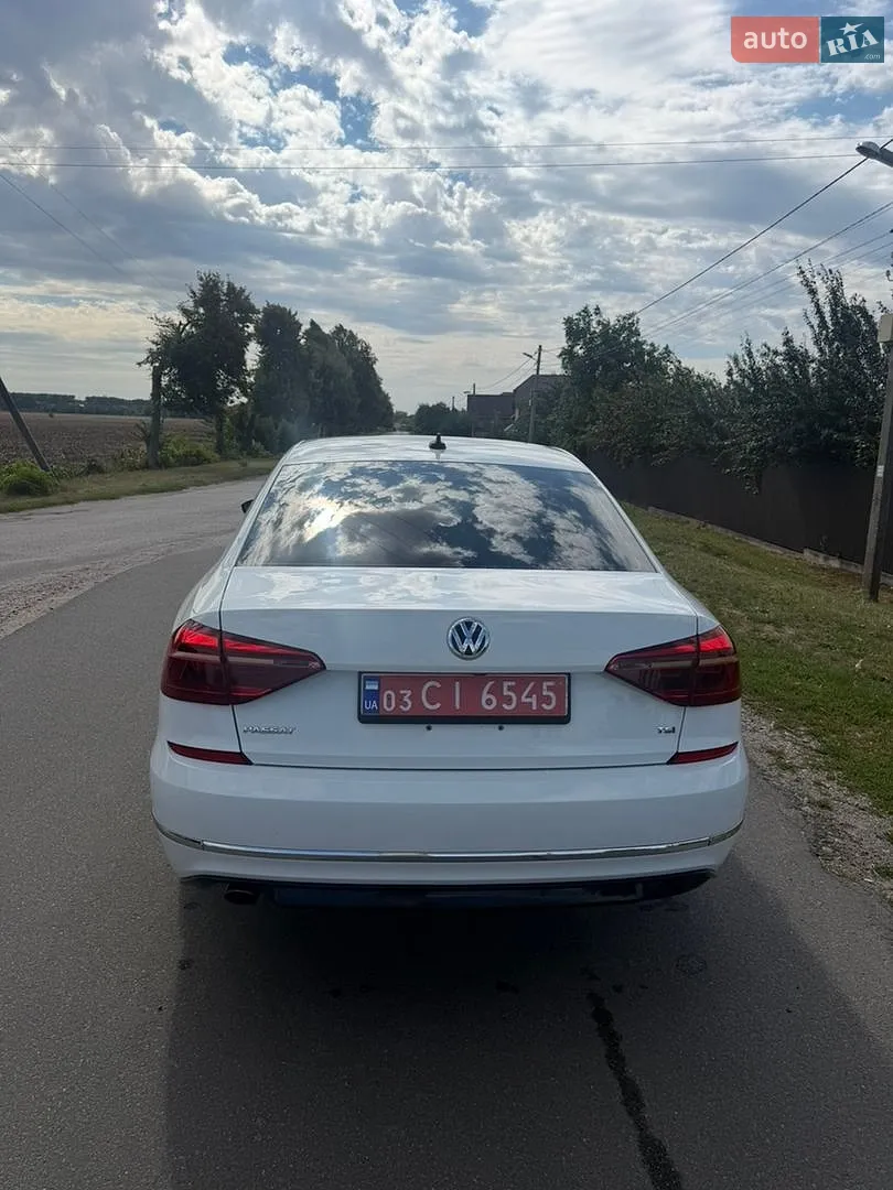 2017 Volkswagen Passat - мініатюра 10