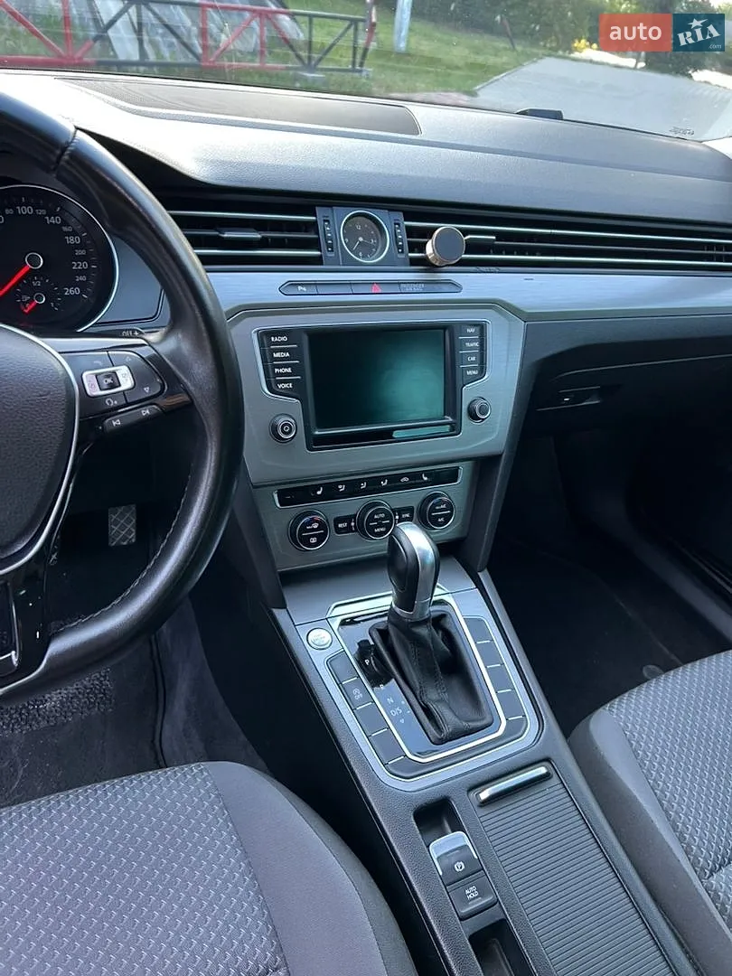 2016 Volkswagen Passat - мініатюра 10