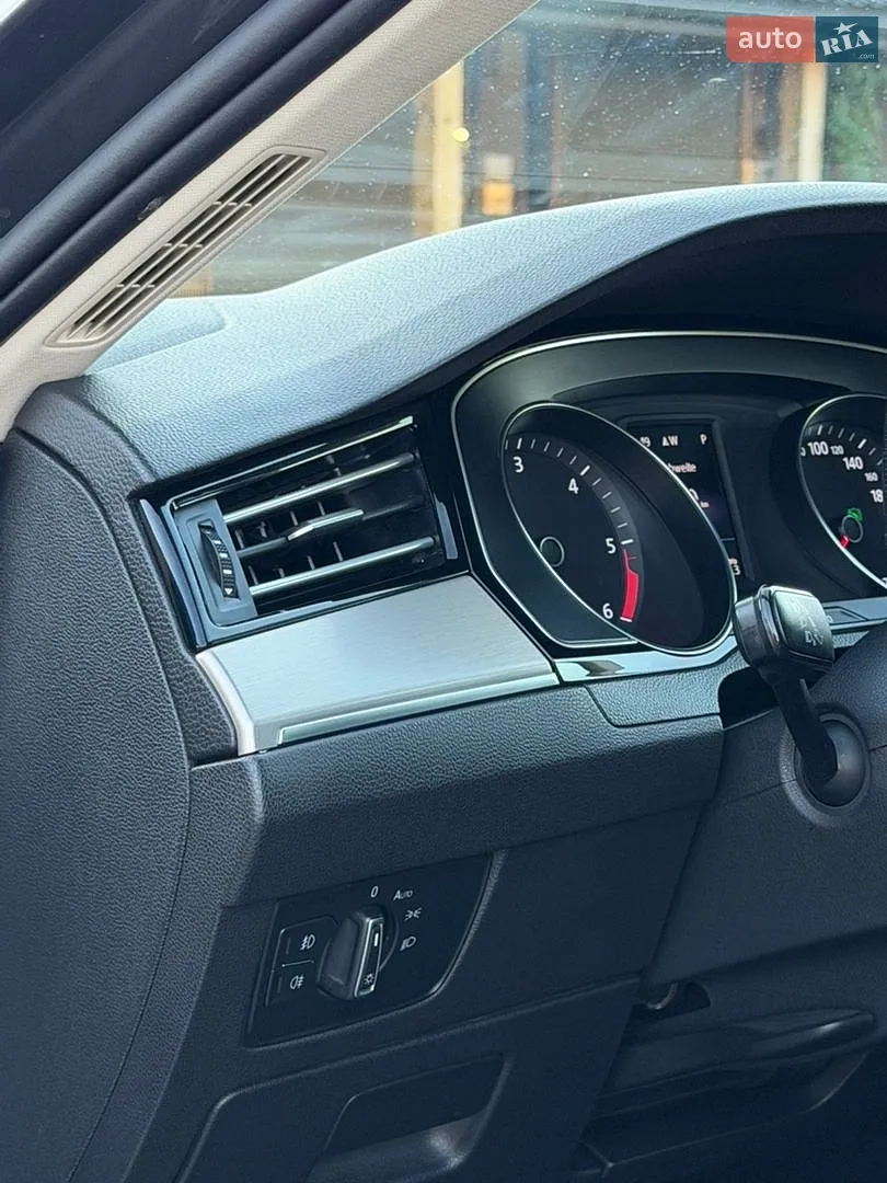 2017 Volkswagen Passat - мініатюра 17