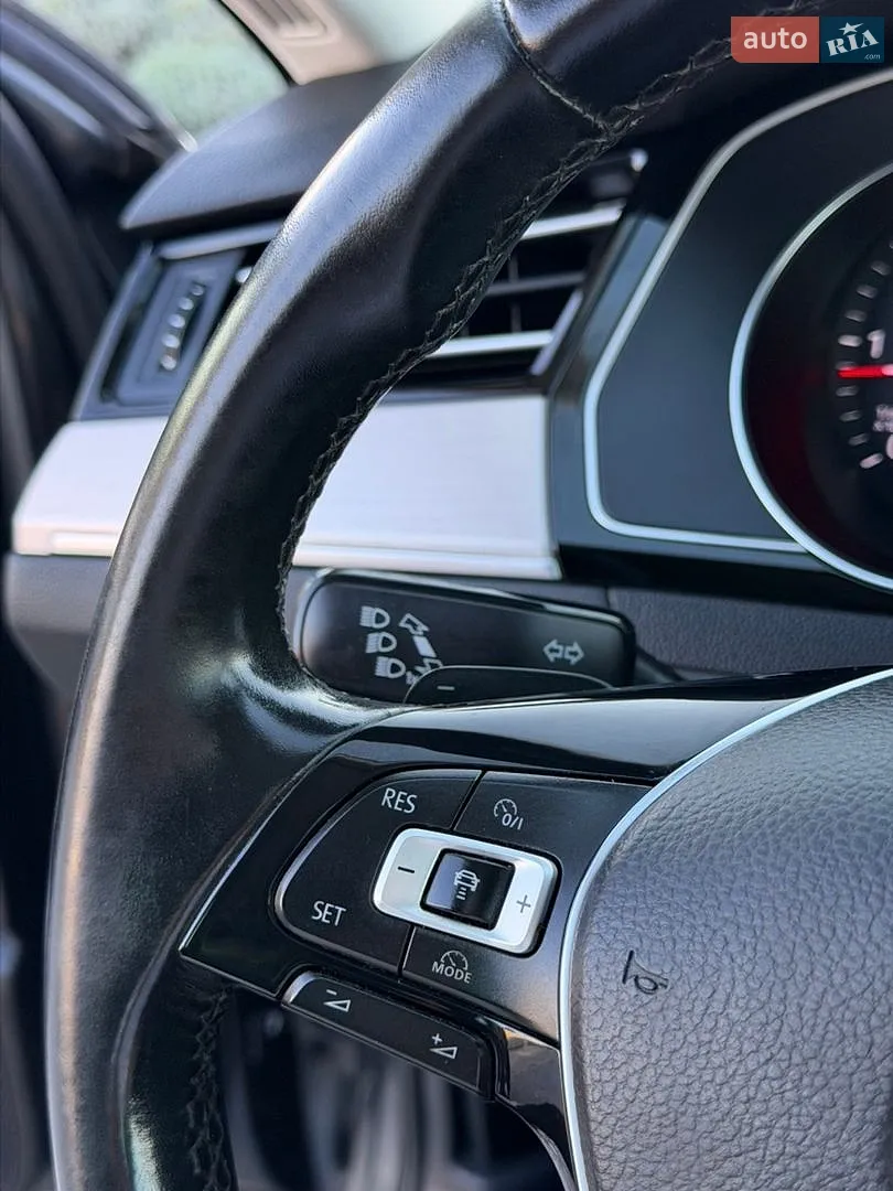 2017 Volkswagen Passat - мініатюра 30