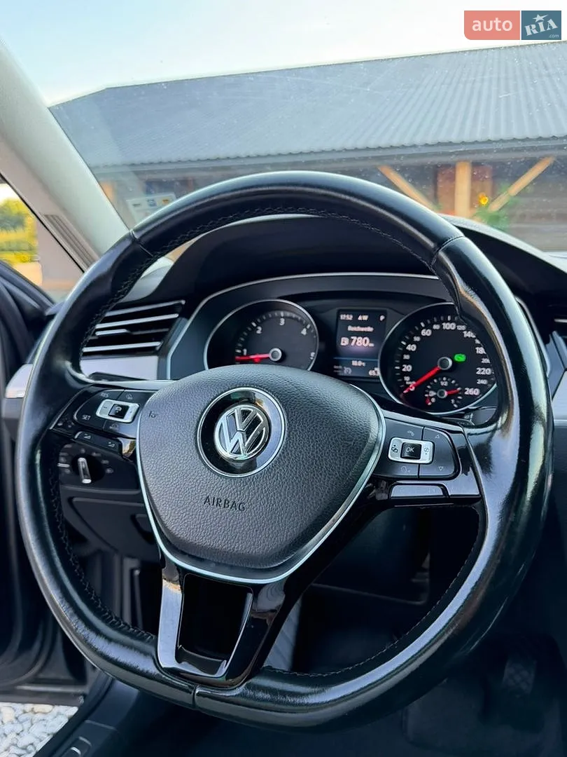 2017 Volkswagen Passat - мініатюра 33