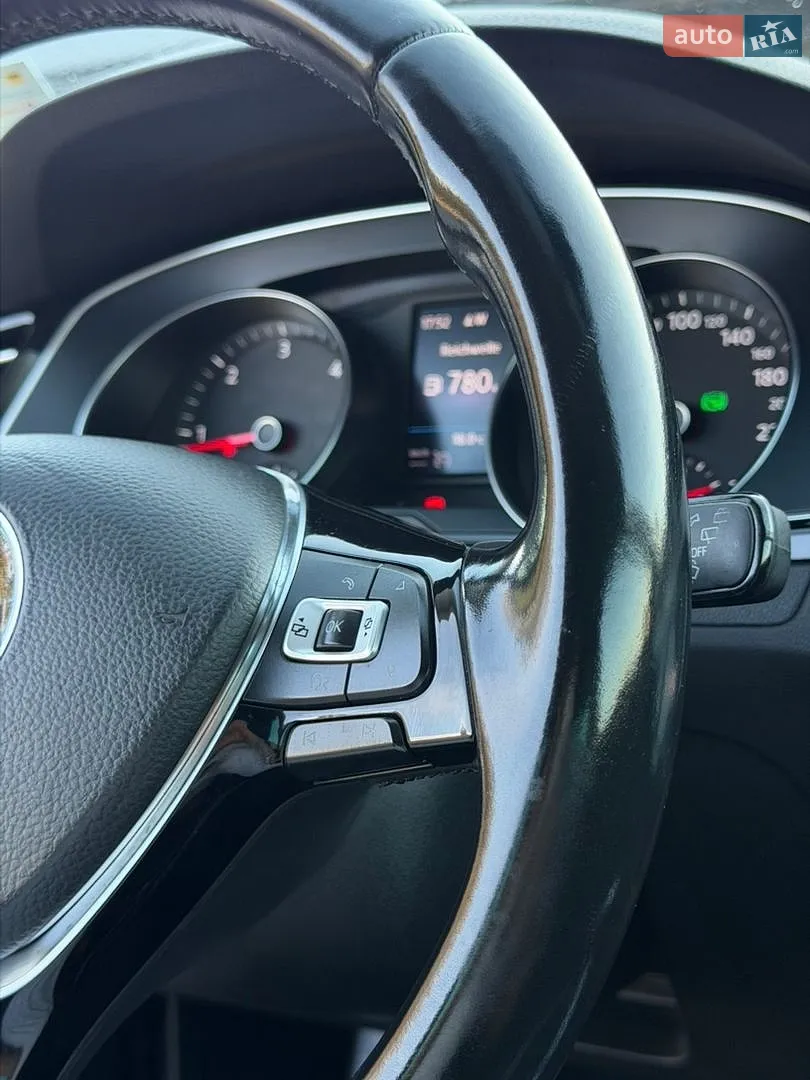 2017 Volkswagen Passat - мініатюра 32