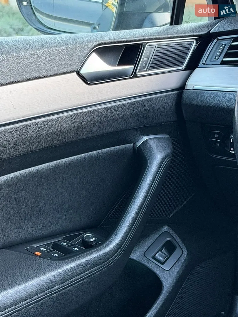2017 Volkswagen Passat - мініатюра 42