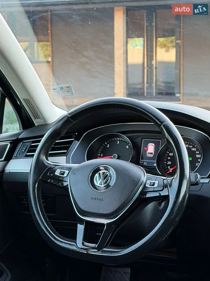 2017 Volkswagen Passat - мініатюра 40