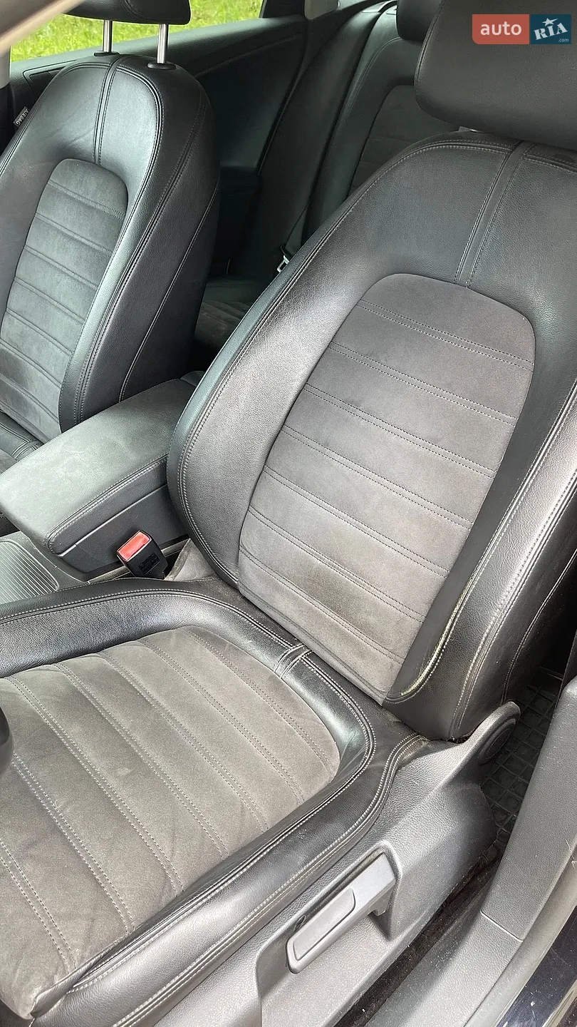 2010 Volkswagen Passat - мініатюра 12