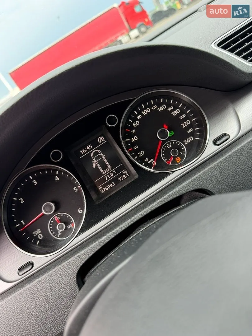 2011 Volkswagen Passat - мініатюра 2
