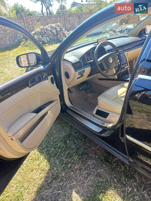 Седан Volkswagen Phaeton 2005 в Ивано-Франковске