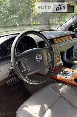 Седан Volkswagen Phaeton 2005 в 