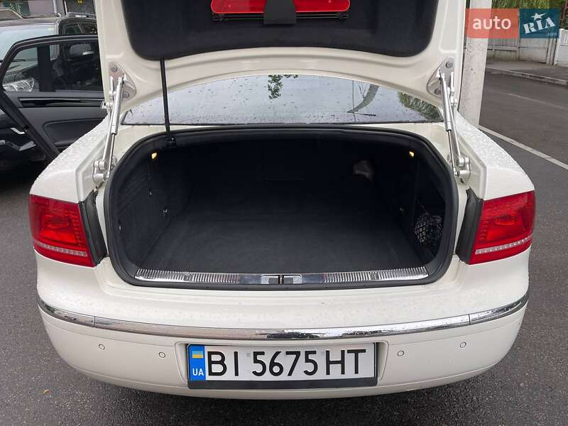 Седан Volkswagen Phaeton 2011 в Кременчуці