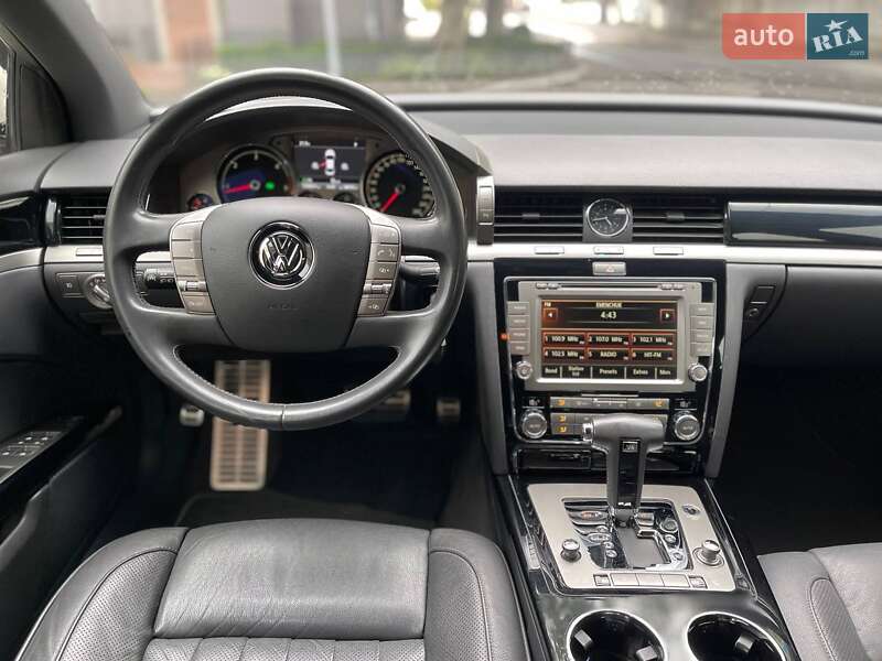 Седан Volkswagen Phaeton 2011 в Кременчуці