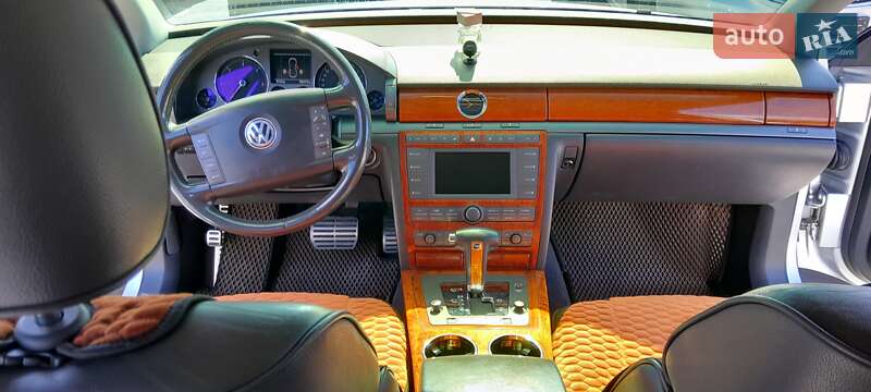 Седан Volkswagen Phaeton 2005 в Львове