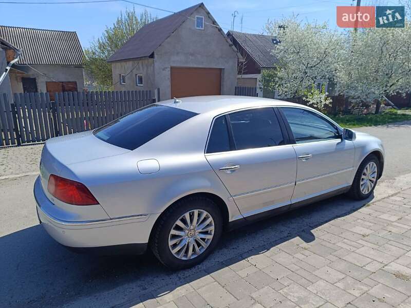 Седан Volkswagen Phaeton 2009 в Глибокій