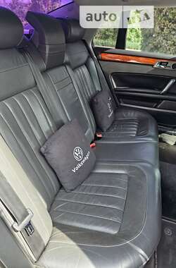 Седан Volkswagen Phaeton 2004 в Измаиле