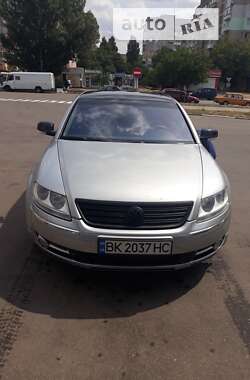 Седан Volkswagen Phaeton 2004 в Александрие