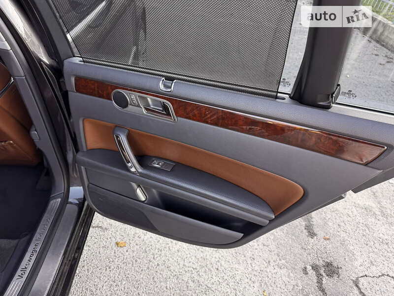 Седан Volkswagen Phaeton 2010 в Тячеві