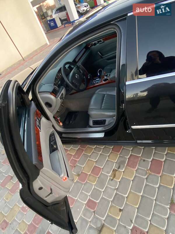 Седан Volkswagen Phaeton 2006 в Виннице