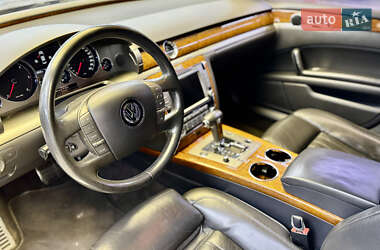 Седан Volkswagen Phaeton 2010 в Чернівцях