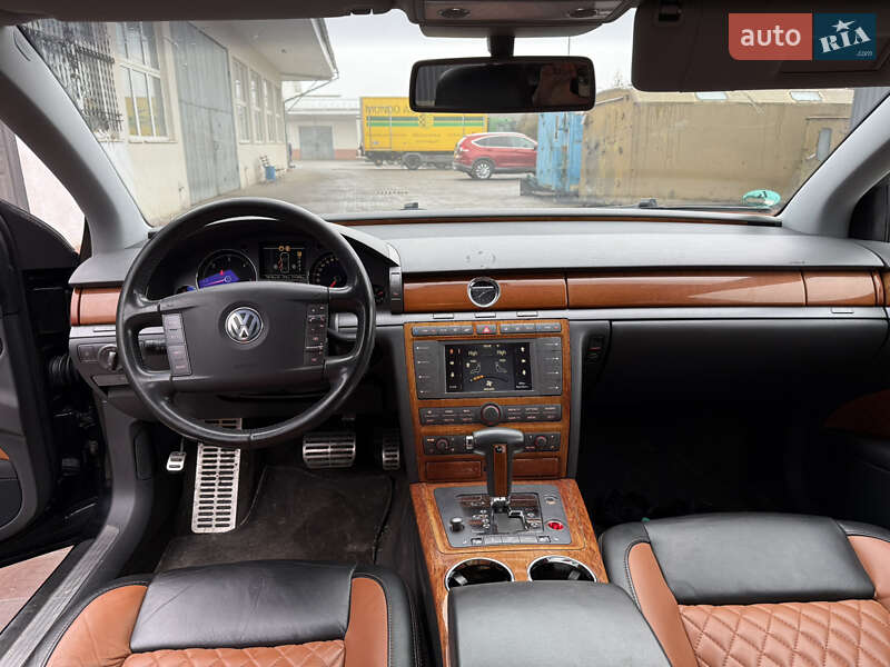 Седан Volkswagen Phaeton 2005 в Бучаче