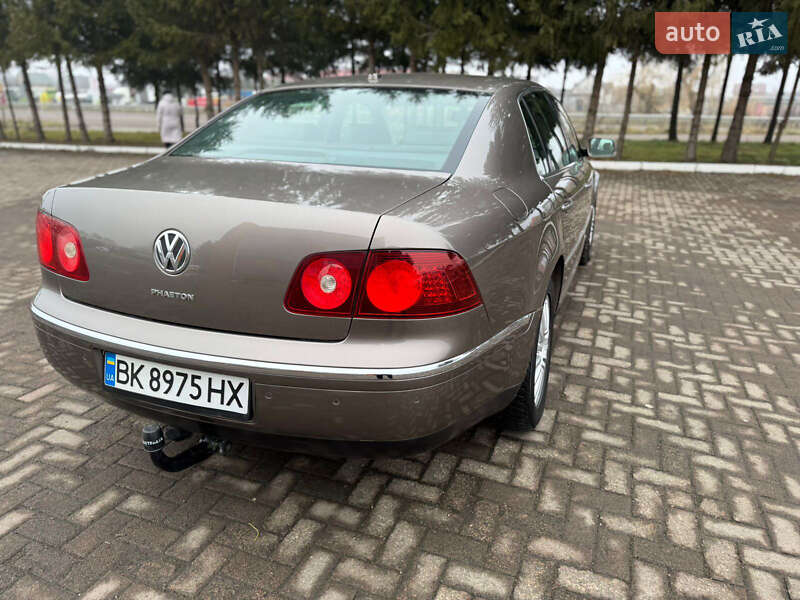 Седан Volkswagen Phaeton 2008 в Рівному