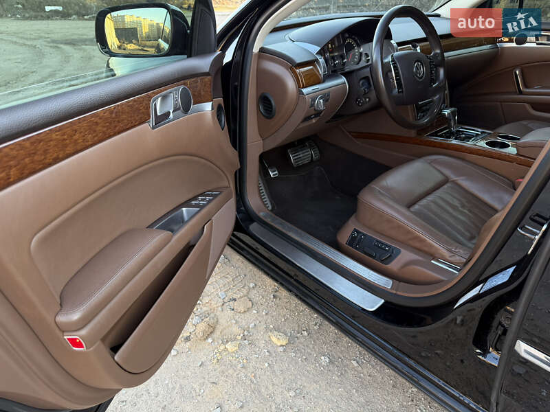 Седан Volkswagen Phaeton 2015 в Киеве