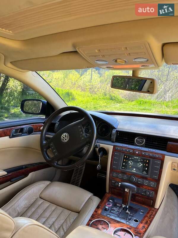 Седан Volkswagen Phaeton 2006 в Южноукраинске